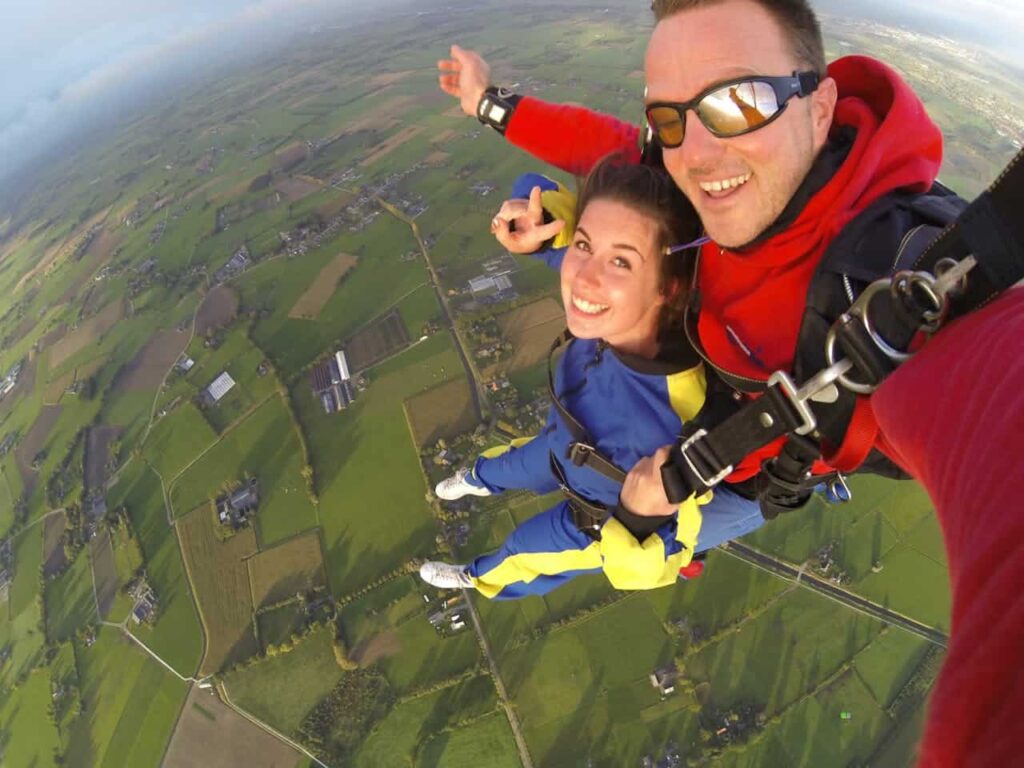 Skydiving, Couple, Happy, Up, Things You Should Do At Least Once In Your Life, 